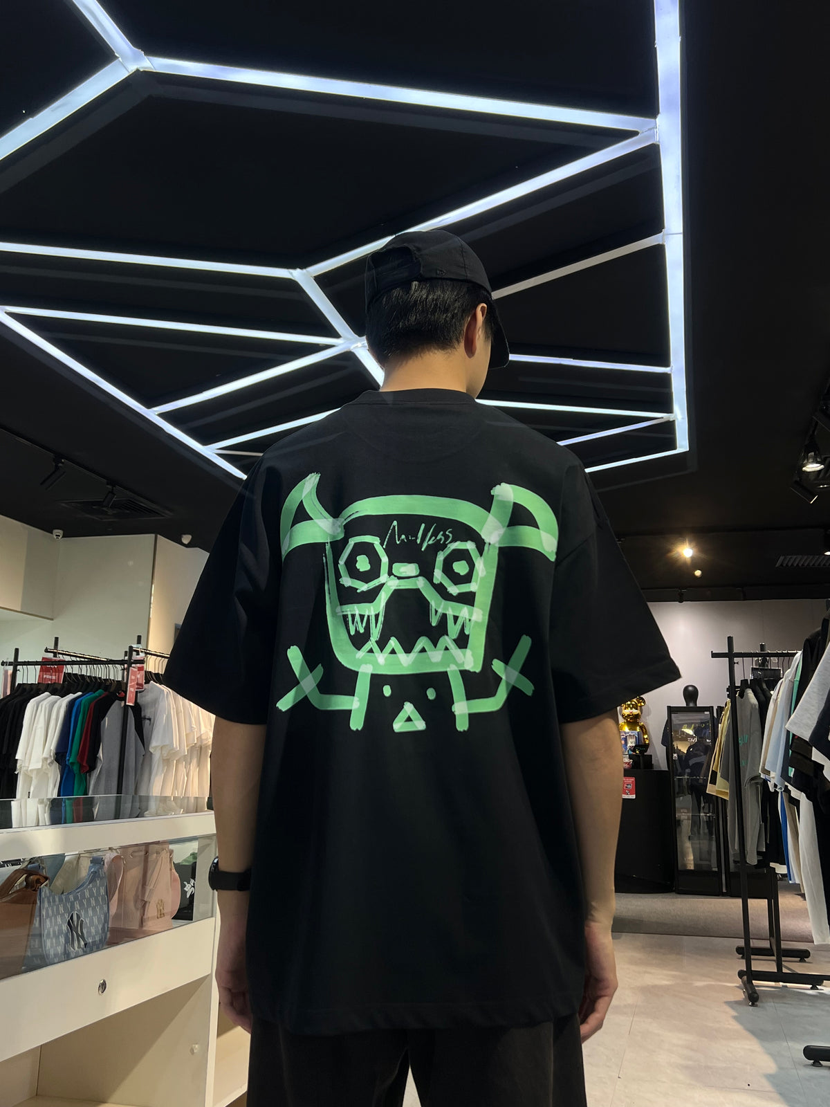 MINDLESS TEE BLACK 003