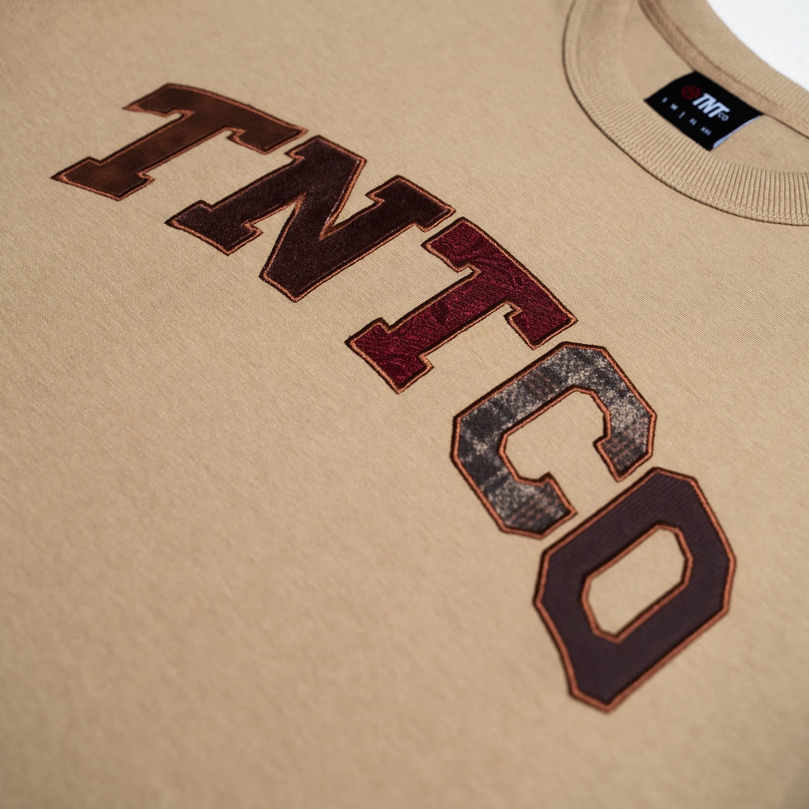 TNTCO PATCHED LOGO TEE BROWN