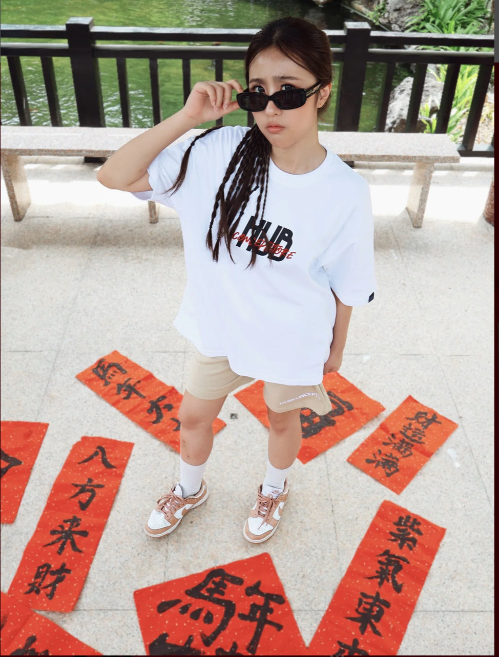 HUBCO MOTION SCRIPT TEE WHITE