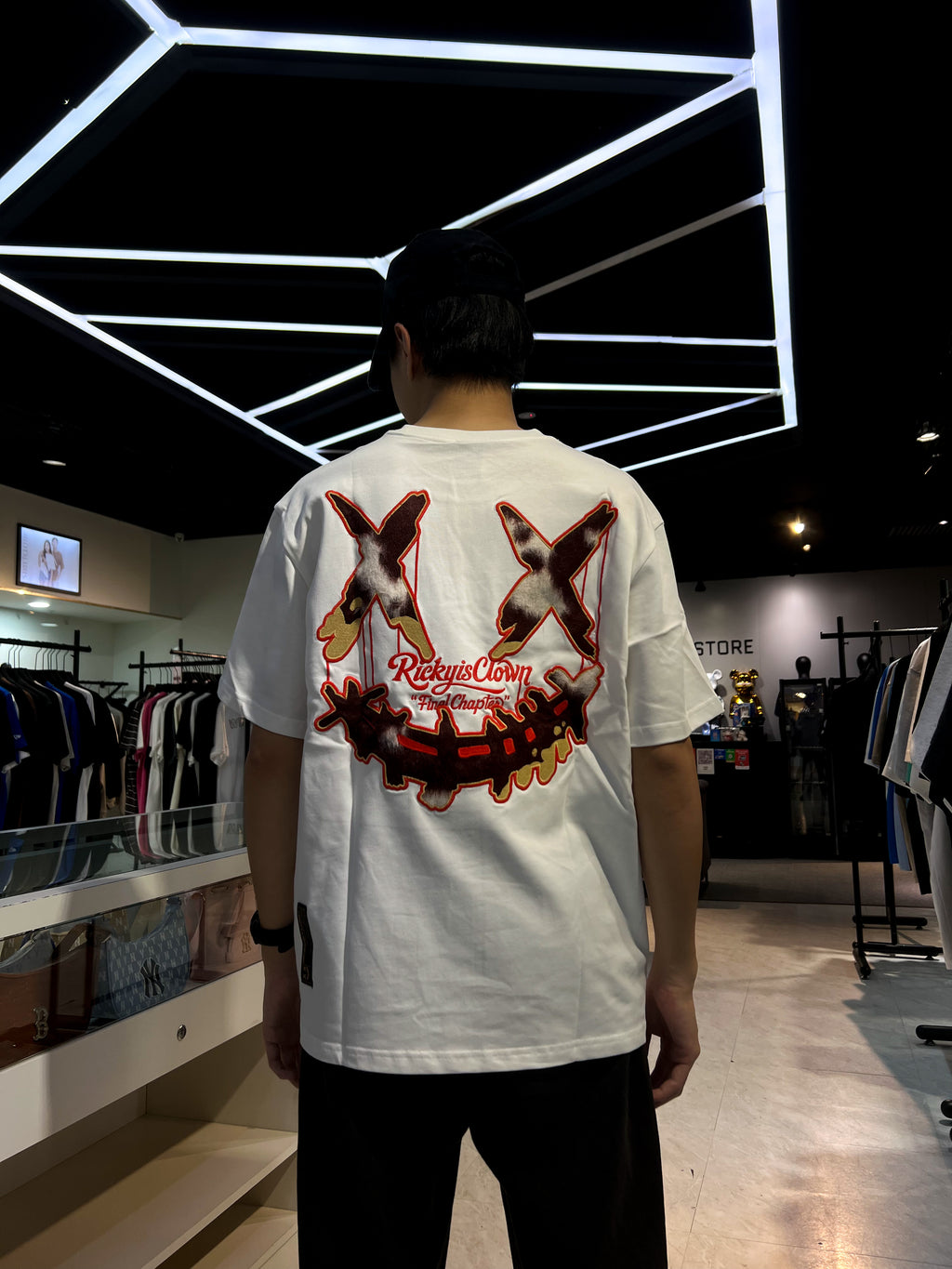 RICKYISCLOWN GILDED RIPPED FUR CLOWN TEE WHITE