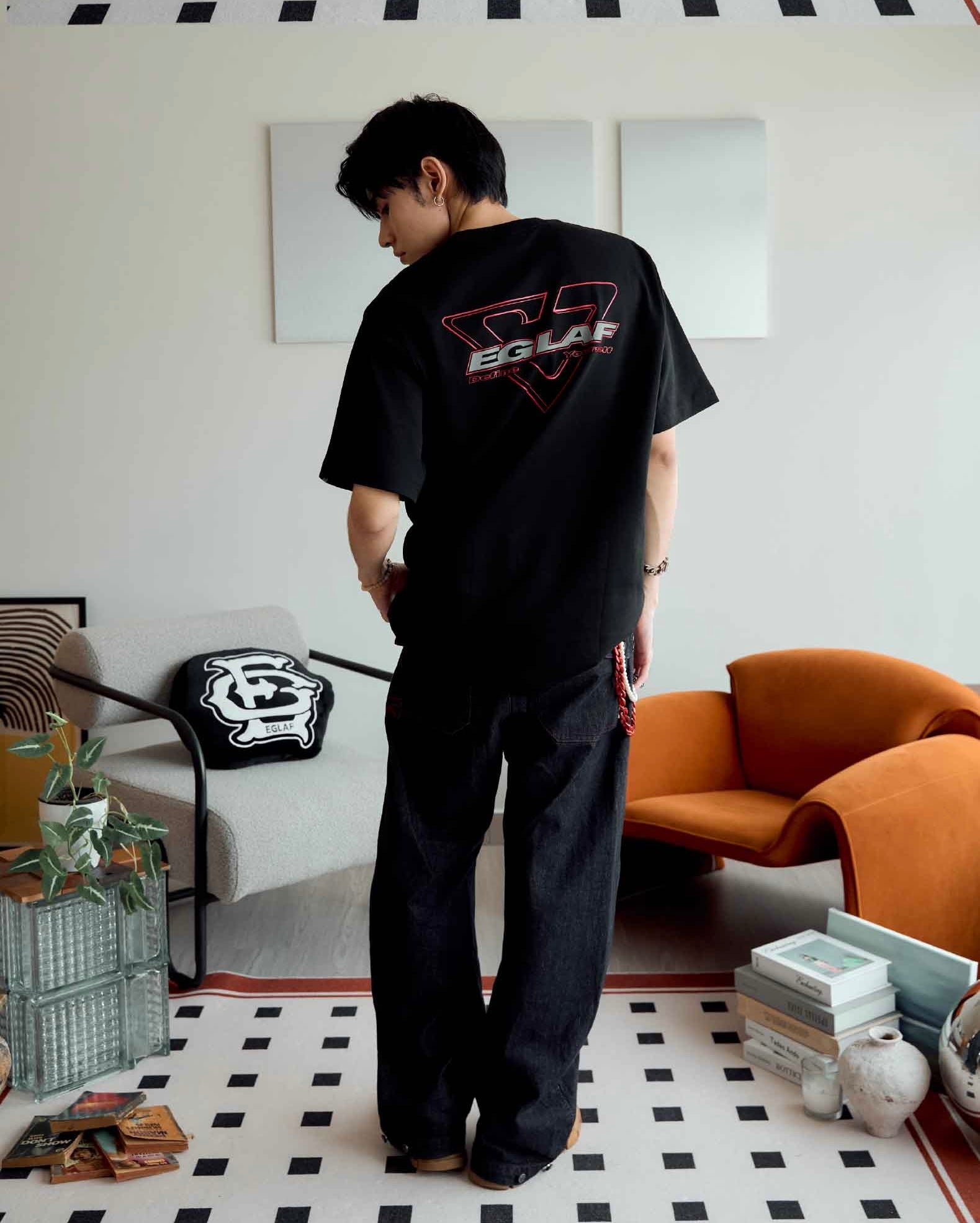 EGLAF BASIC26 TRIANGLE TEE BLACK