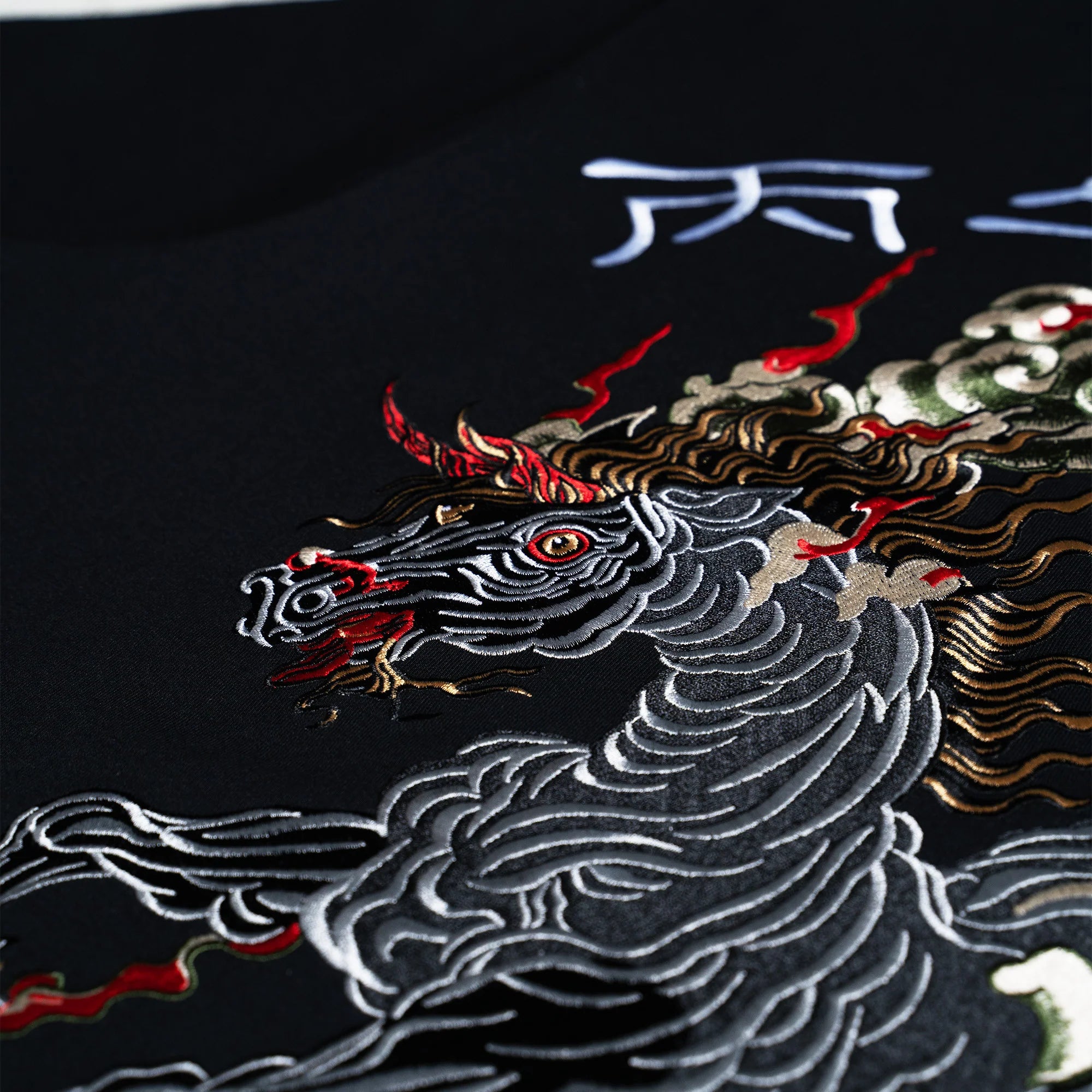 TNTCO CLOUDY HORSE TEE BLACK