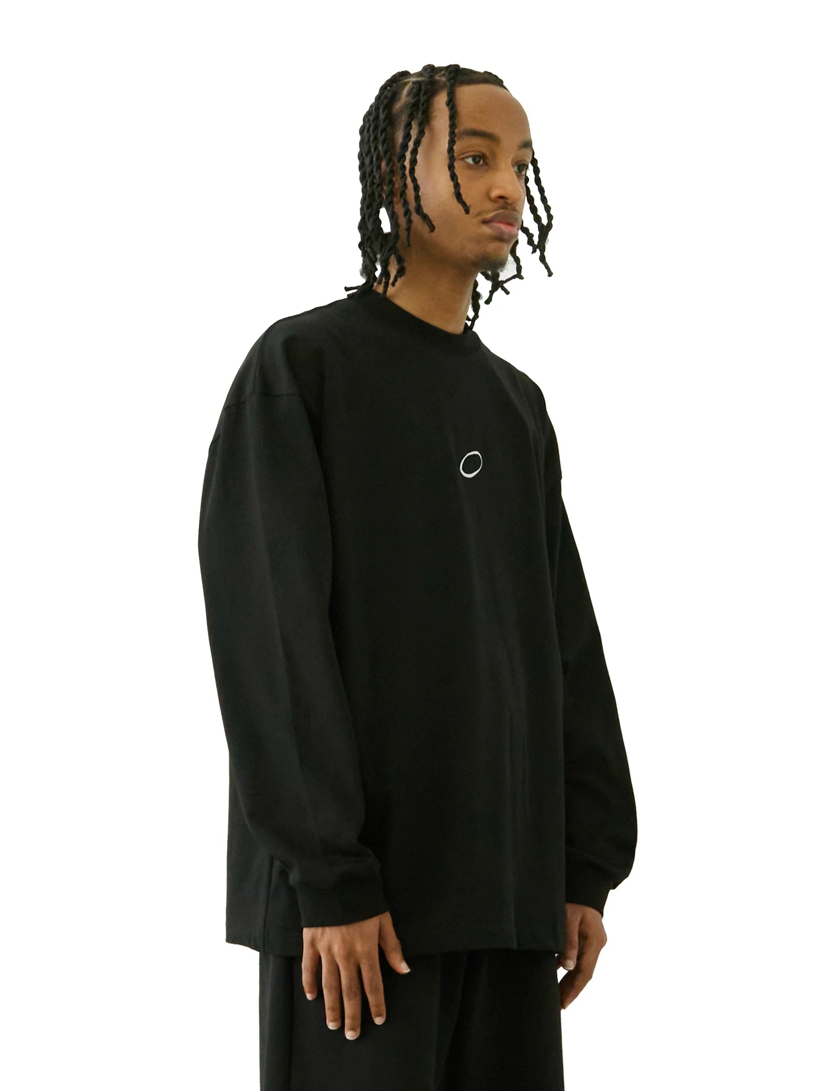 FUTUREKIND UNIVERSAL LONG SLEEVE TEE (WHITE EMBROIDERY)