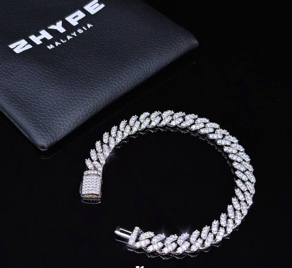 Iced-Out Prong Cuban Link Bracelet 8mm