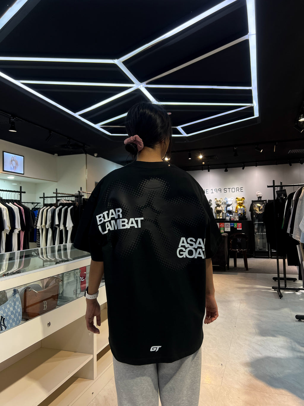 GOAT BIAR LAMBAT ASAL GOAT TEE BLACK