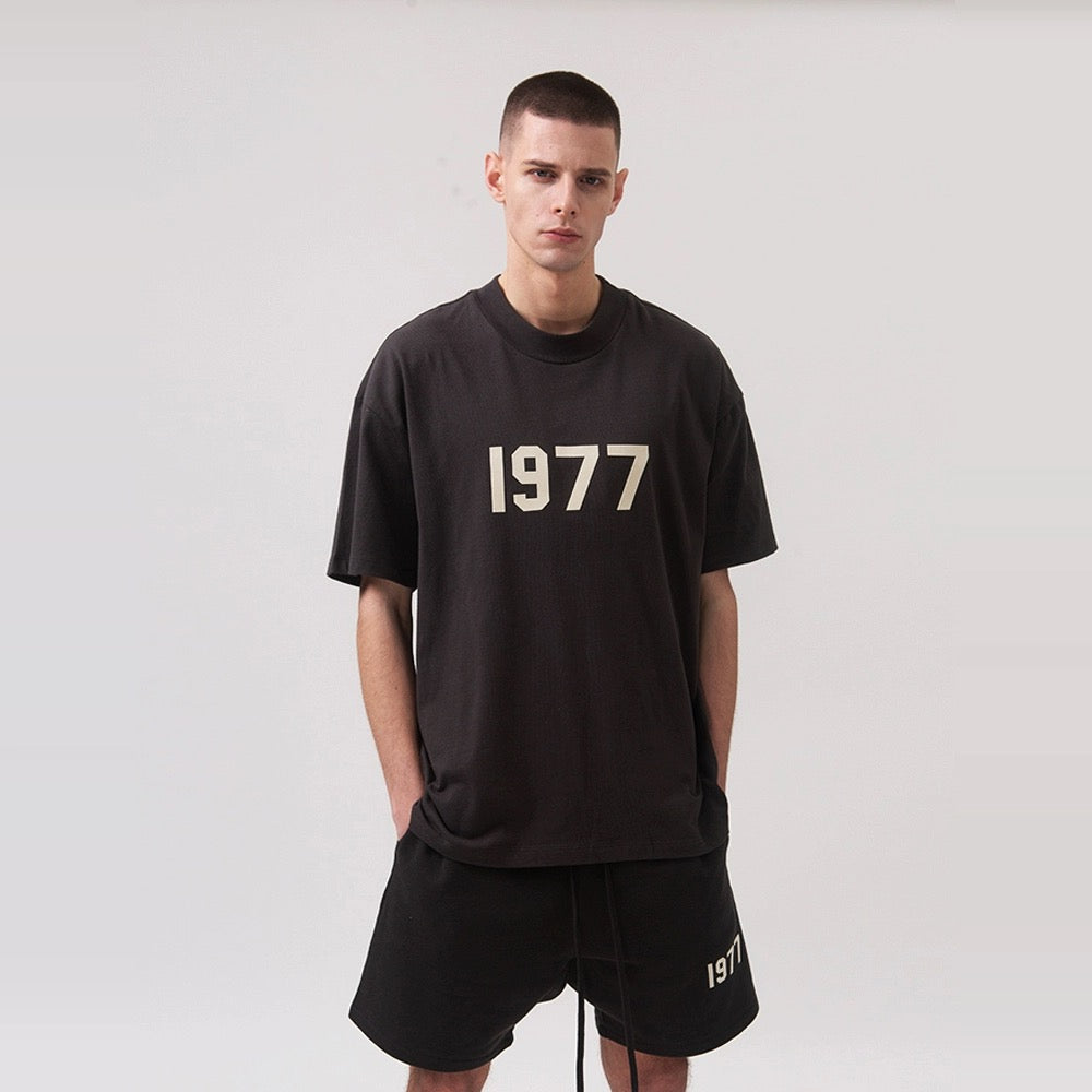 ESSENTIALS 1977 Iron Tee