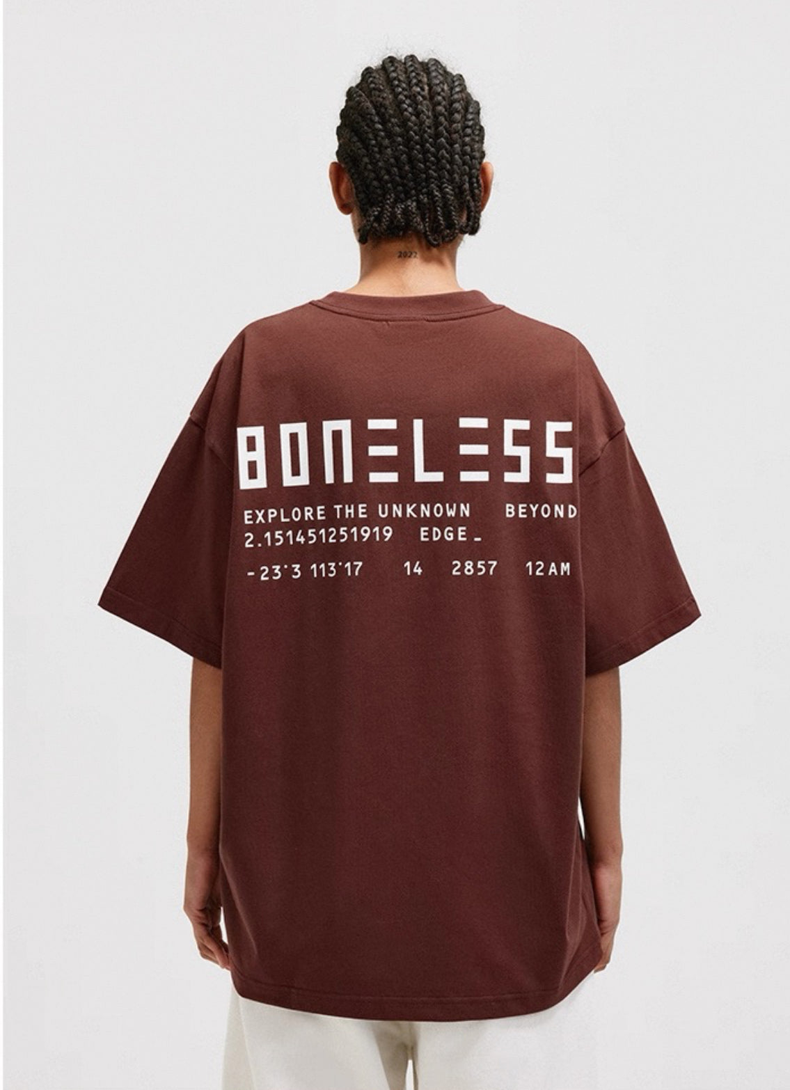 BONELESS GRAPHIC COORDINATE TEE MAROON