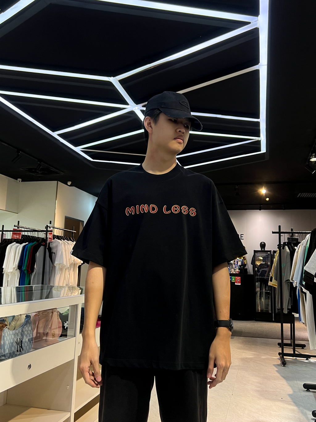 MINDLESS RED ROBOT LOGO TEE BLACK