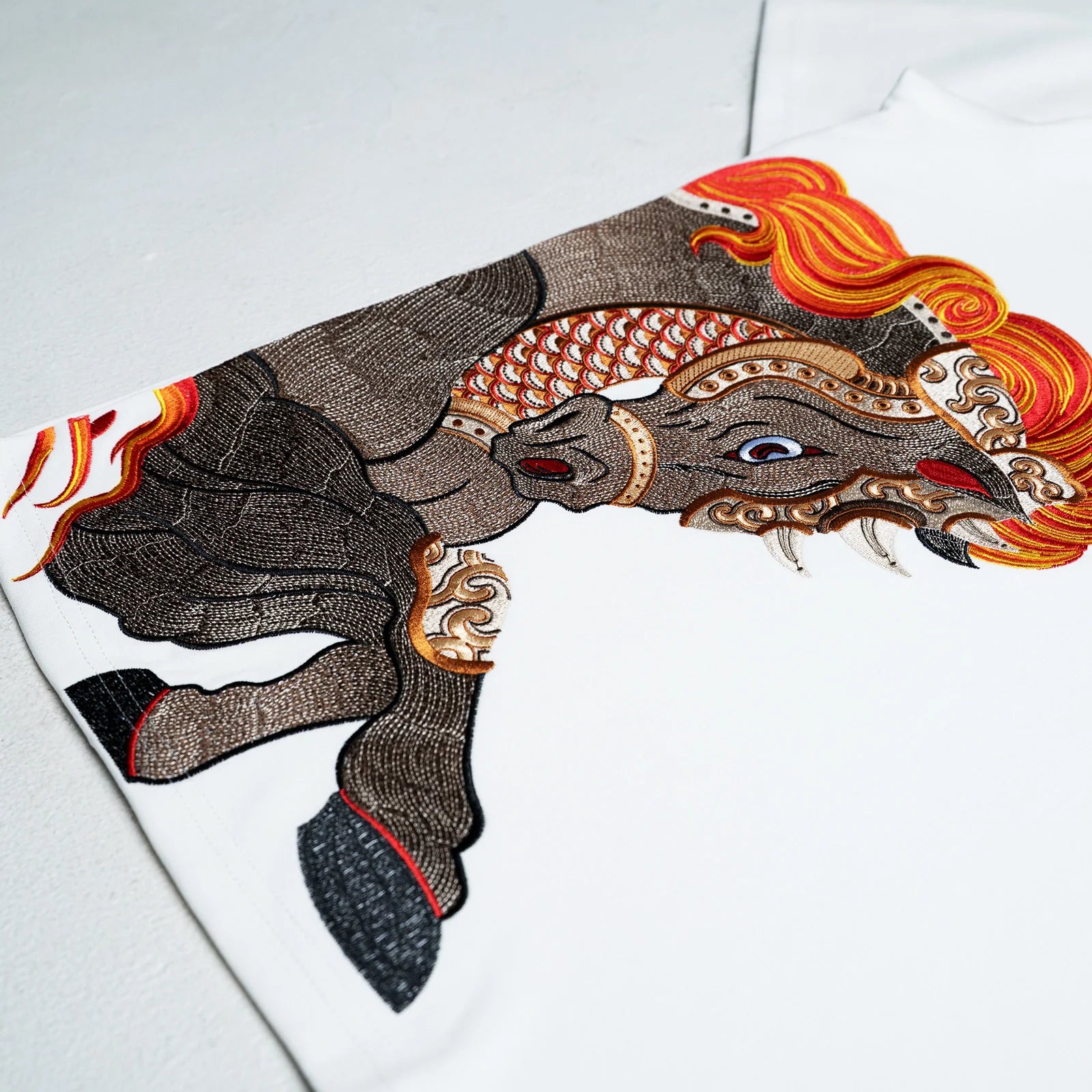 TNTCO SIDE HORSE TEE WHITE