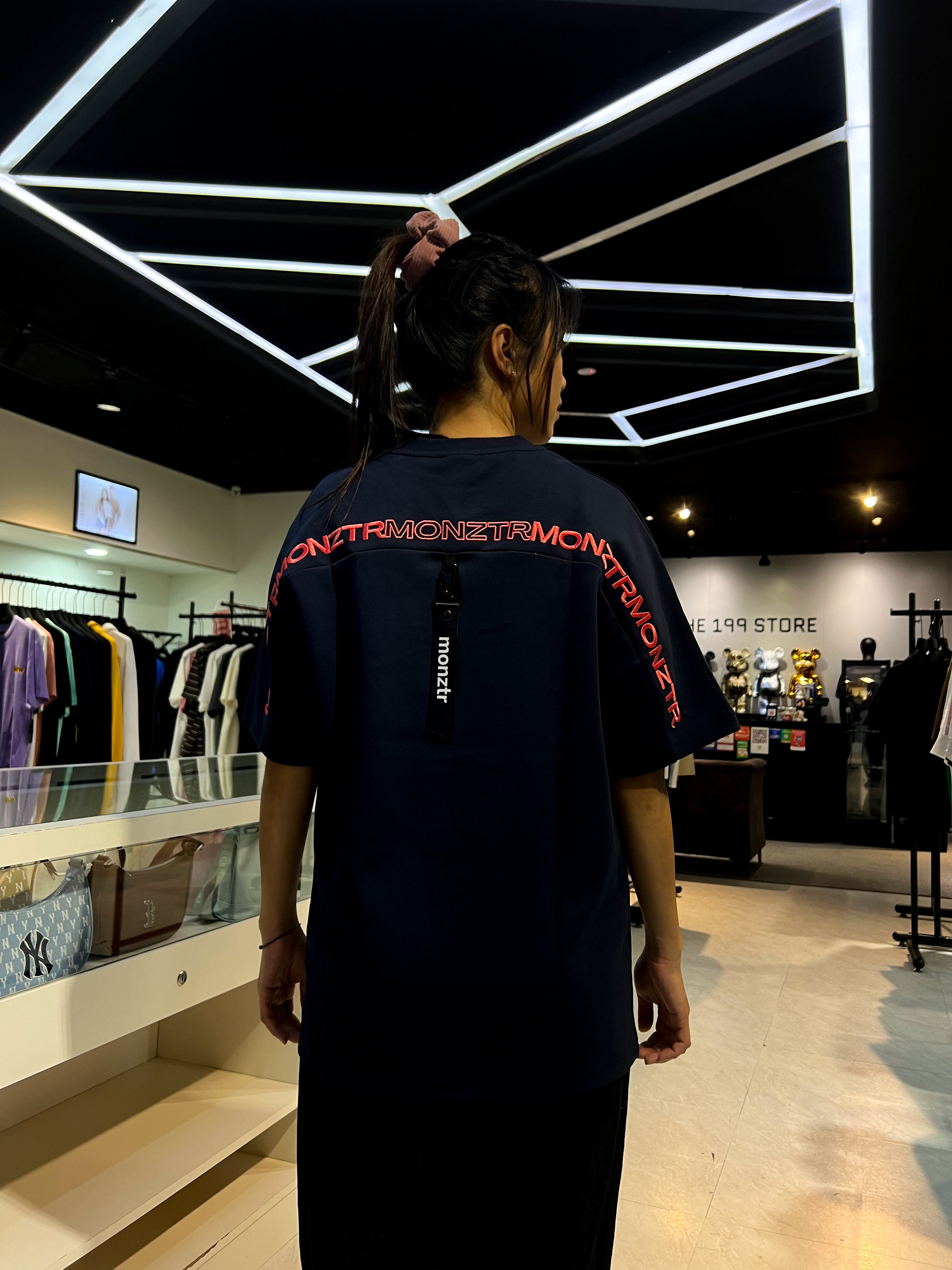 MONZTR ESSENTIAL STRAP TEE NAVY BLUE/OREN