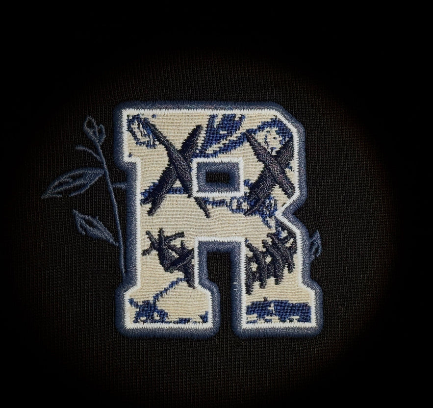 RICKYISCLOWN BLUE WHITE GRAPHIC EMBROIDERY BLACK T SHIRT