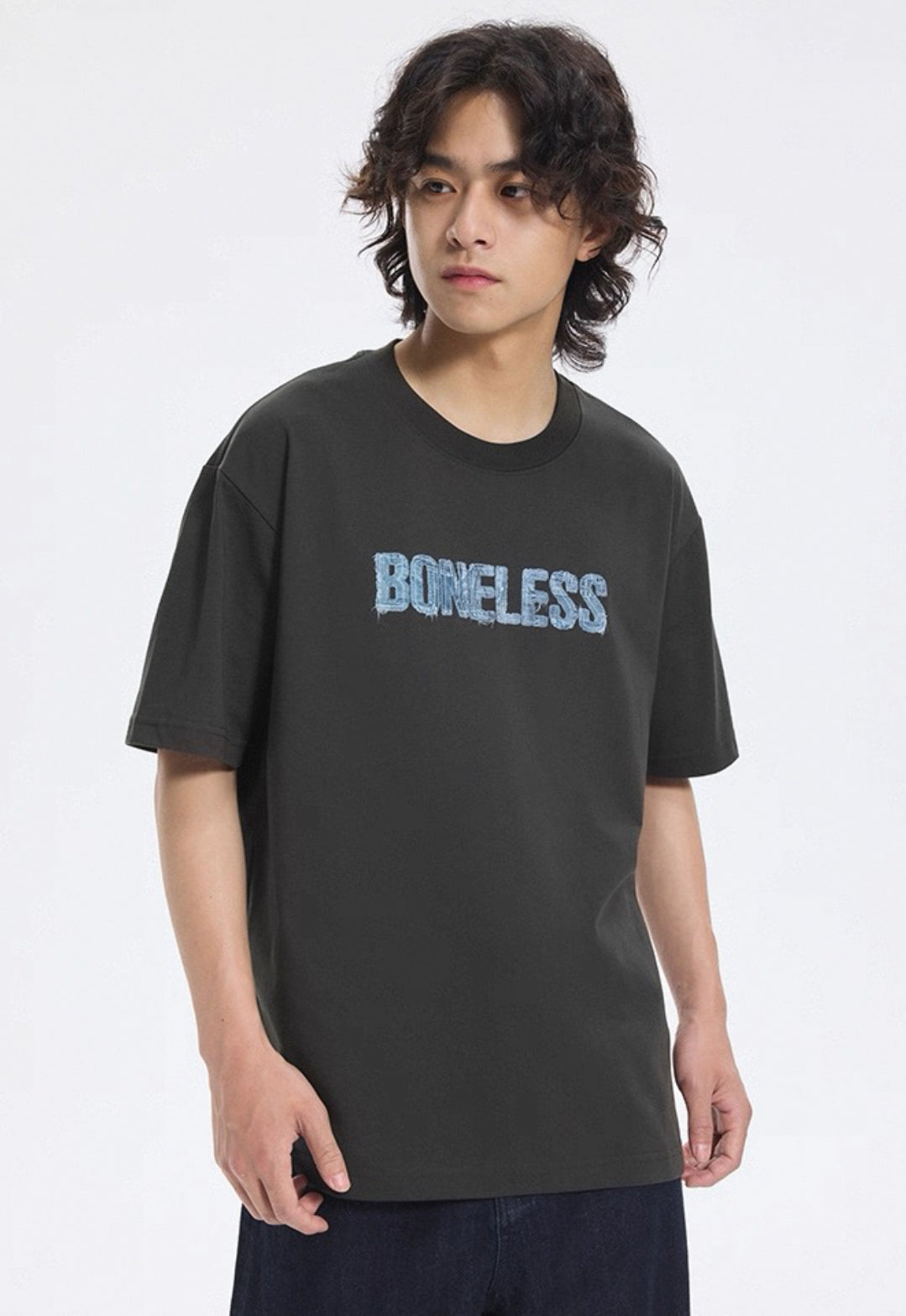 BONELESS JEANS EMBROIDERED TEE BLACK