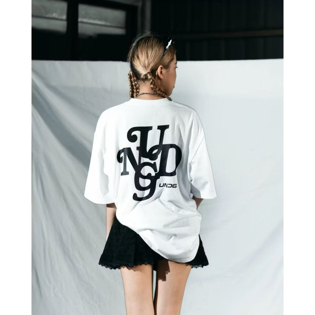 UNDG MONOGRAM BASIC TEE WHITE/BLACK LOGO