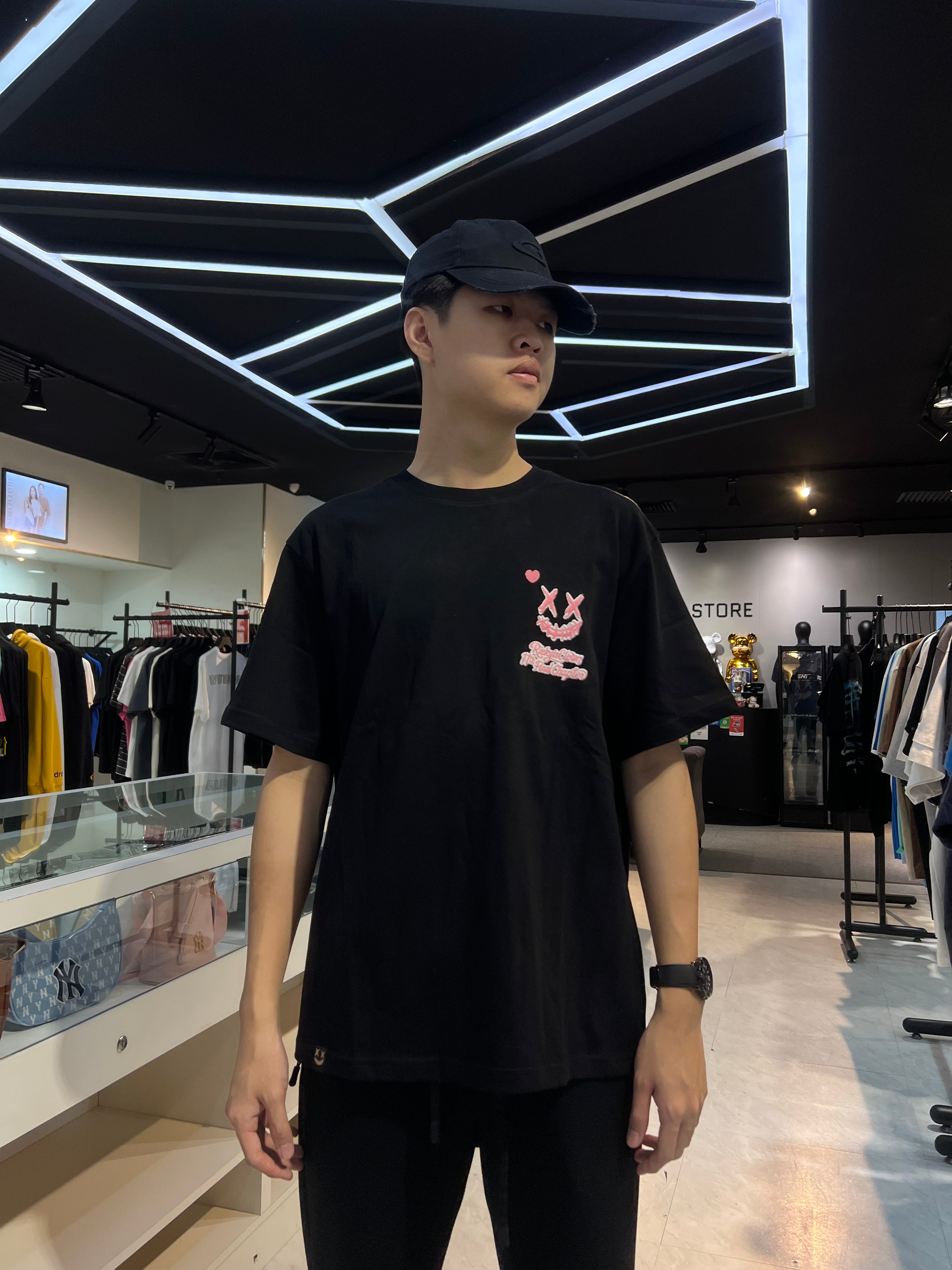 RICKYISCLOWN HEART FURRY PINK WHITE TEE BLACK