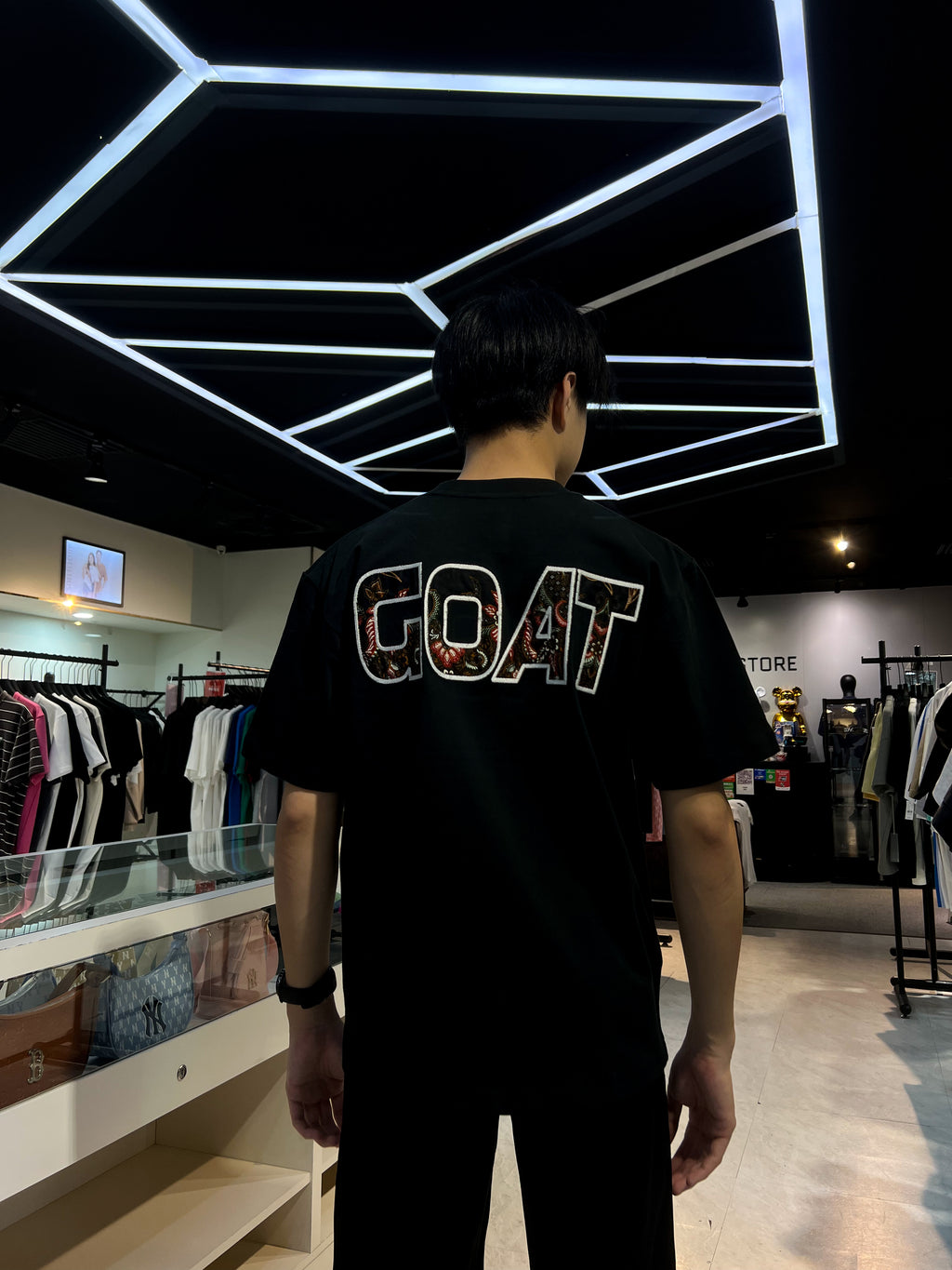 GOAT RED CAMO TEE BLACK