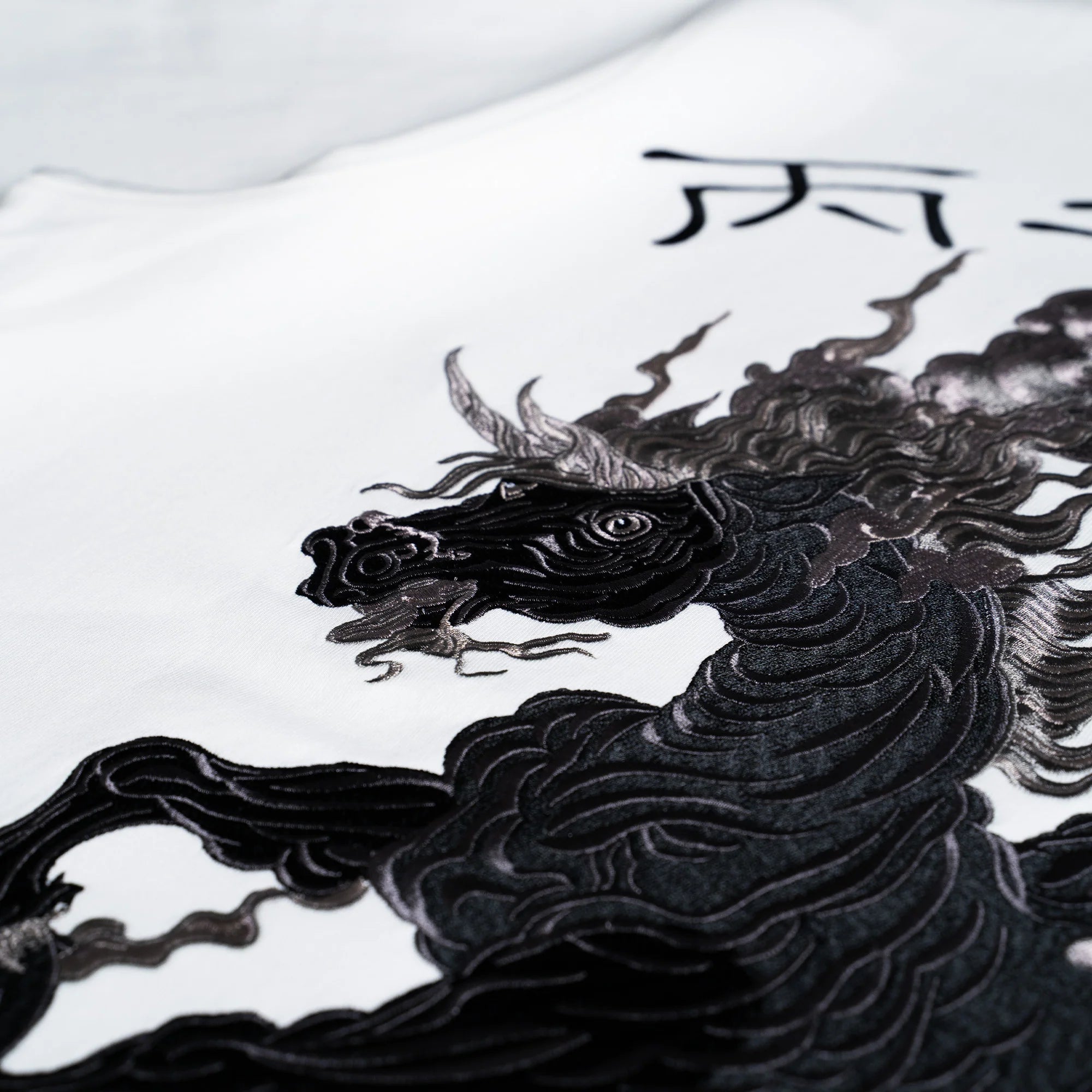 TNTCO CLOUDY HORSE TEE WHITE