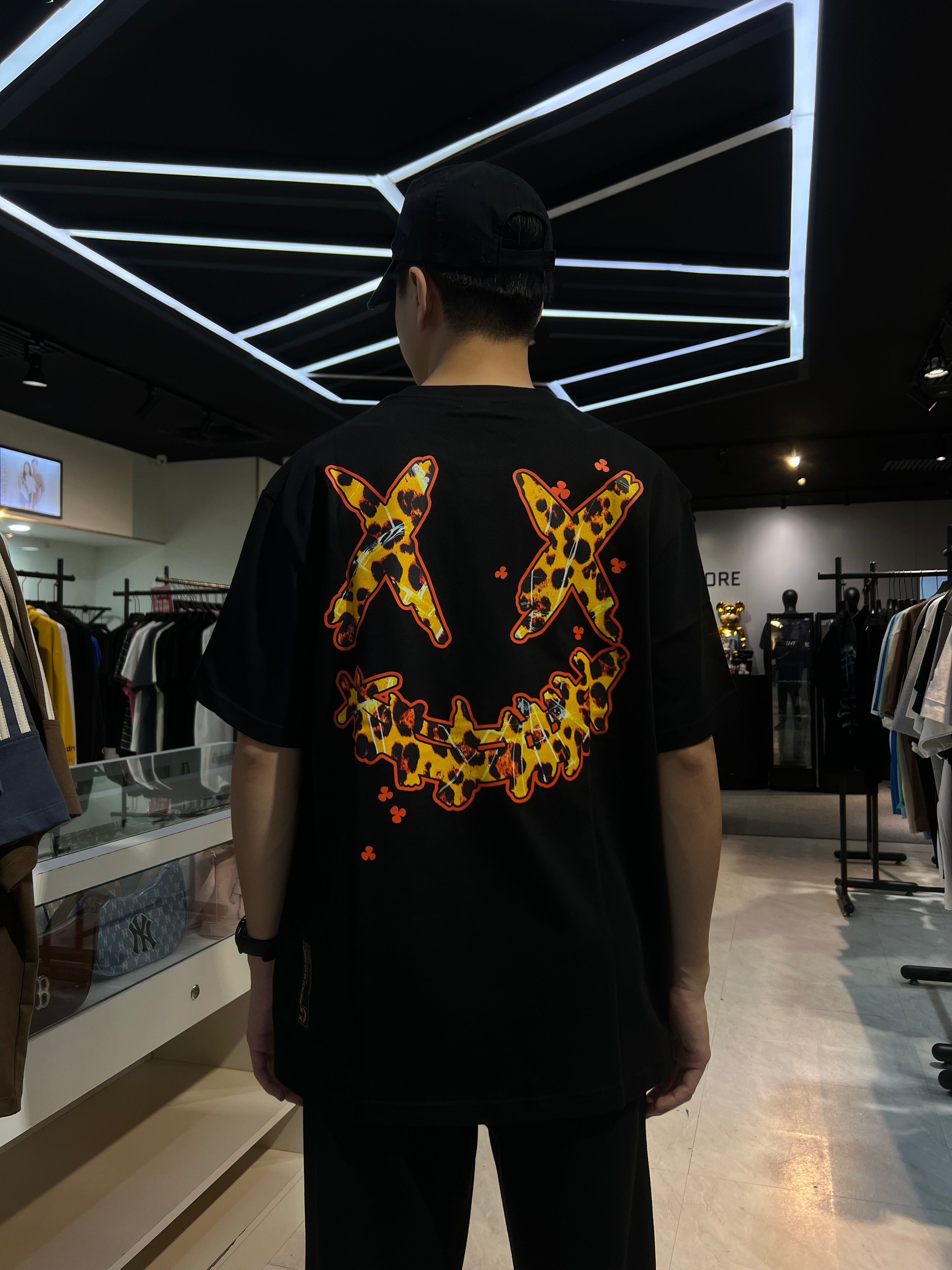 RICKYISCLOWN LEOPARD PRINTED RED LINE TEE BLACK