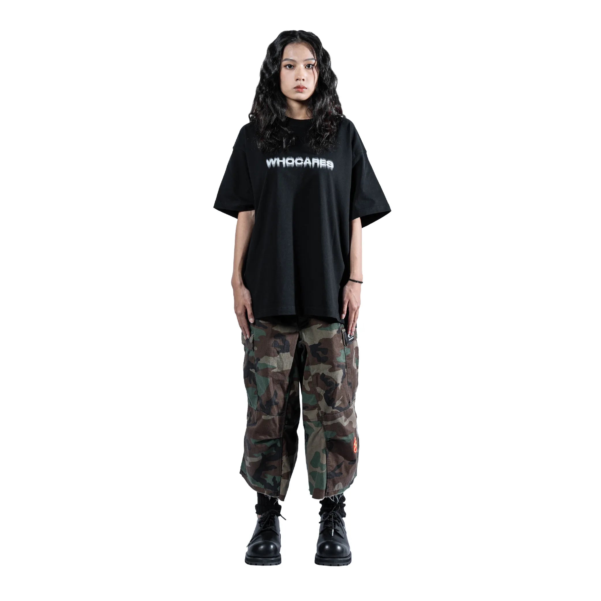 WHOCARES STATIC MOTION  TEE BLACK