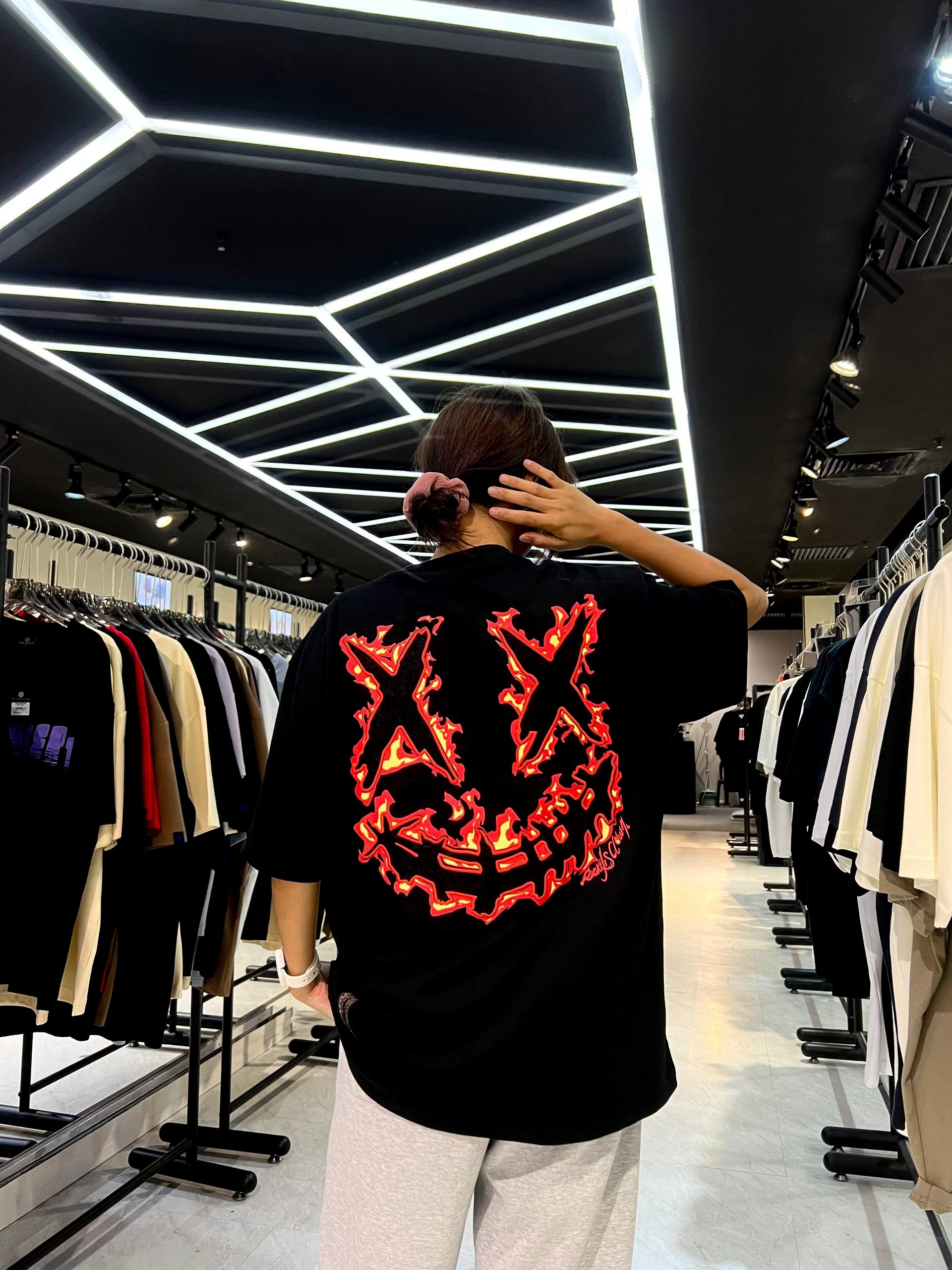 RICKYISCLOWN ORANGE FLAMES EMBROIDERY BLACK TEE