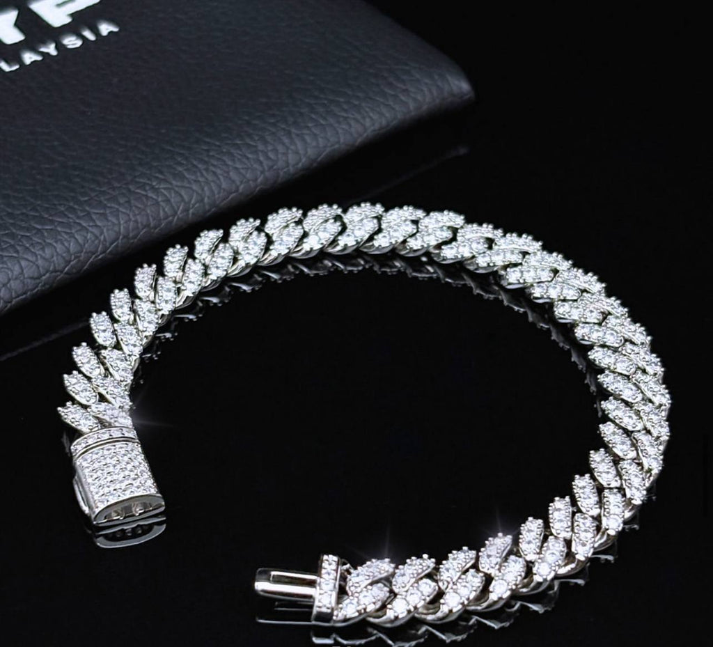 Iced-Out Prong Cuban Link Bracelet 8mm