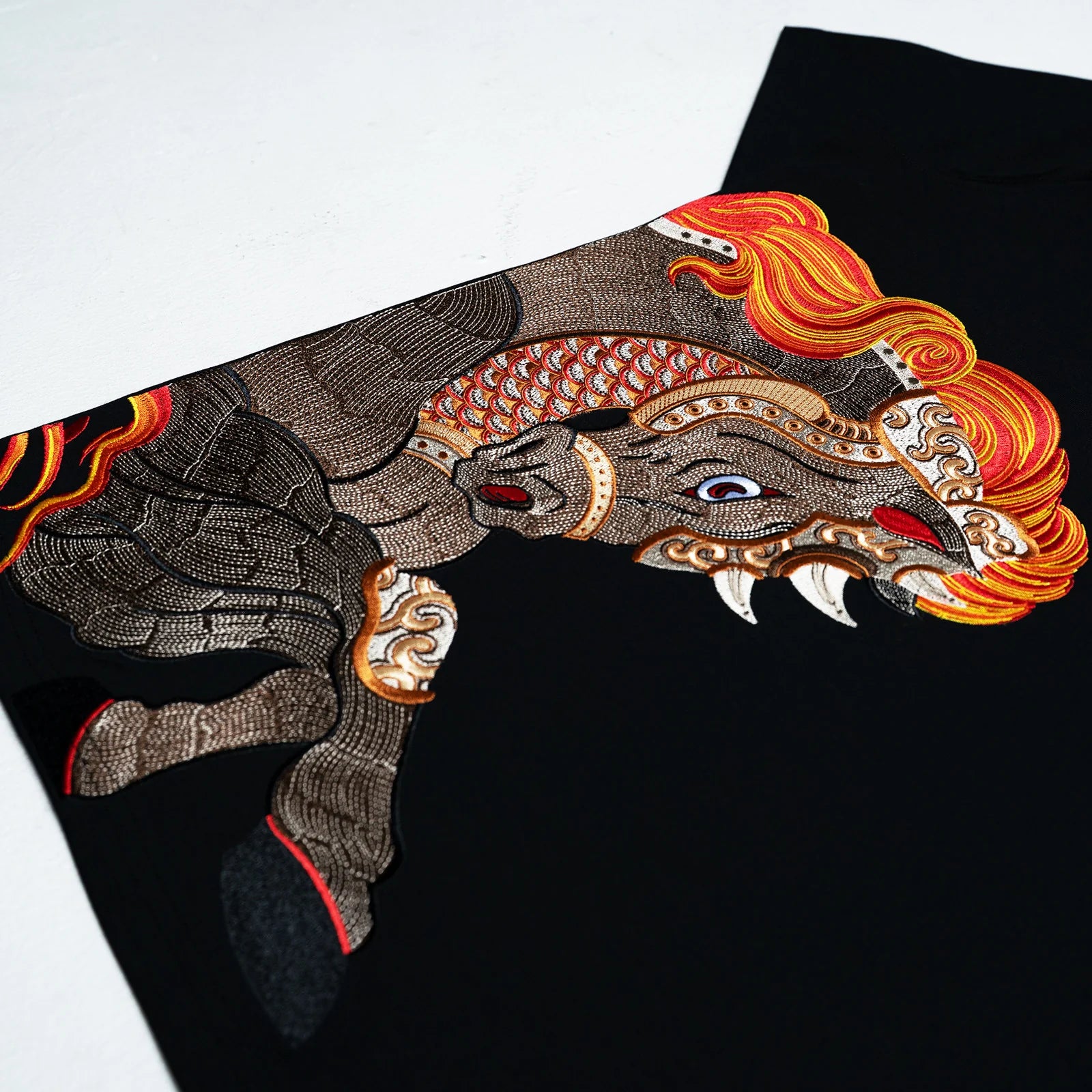 TNTCO SIDE HORSE TEE BLACK