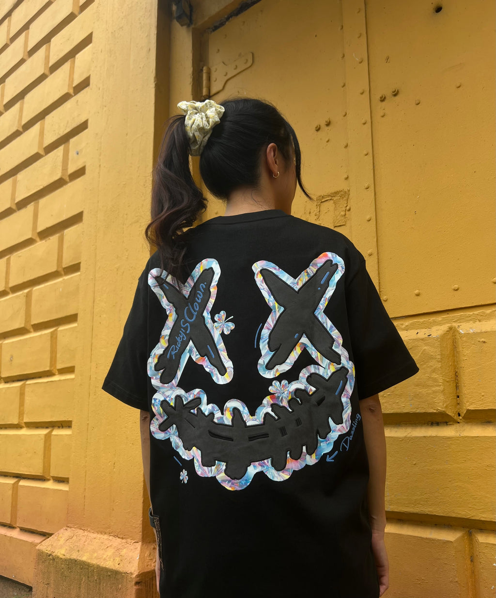 RICKYISCLOWN CRSYTAL DIAMOND EMBROIDERY BLACK TEE