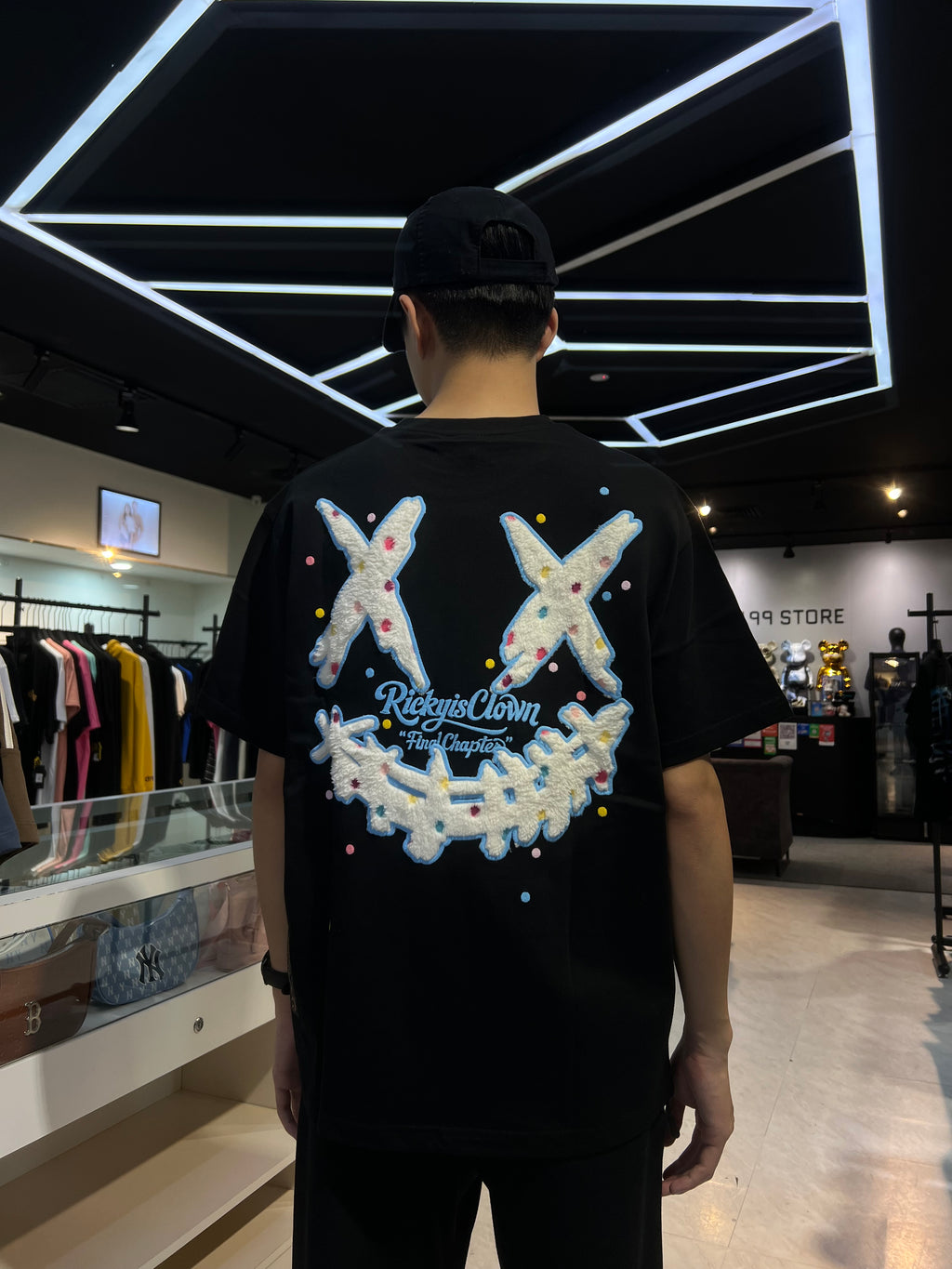 RICKYISCLOWN FURRY BLUE LINE COLOURED DOT CLOWN TEE BLACK