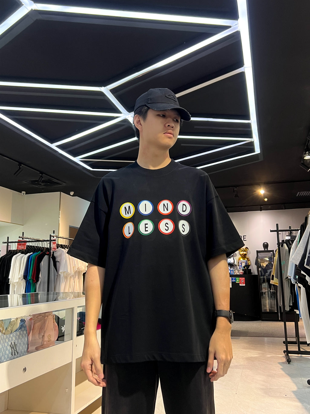 MINDLESS 8 BALL LOGO TEE BLACK