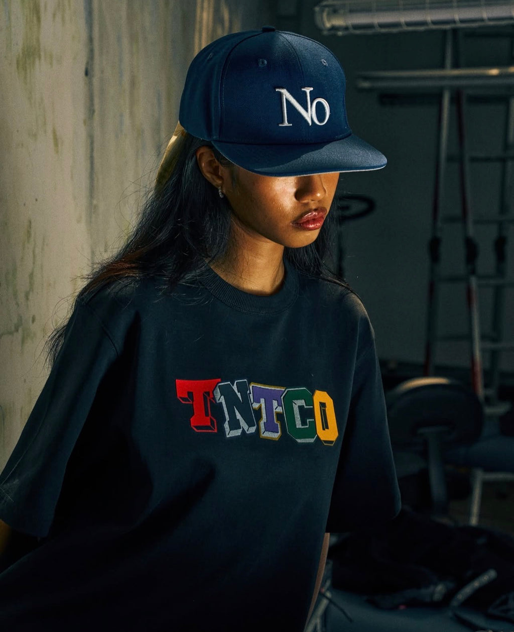 TNTCO DOMINO LOGO TEE BLACK