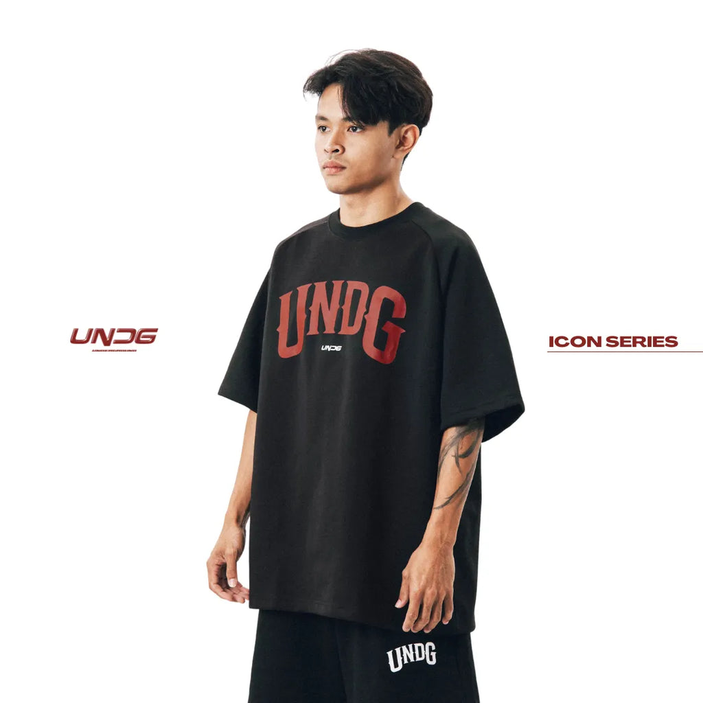 UNDG ICON RAGLAN TEE (BLACK/MAROON)