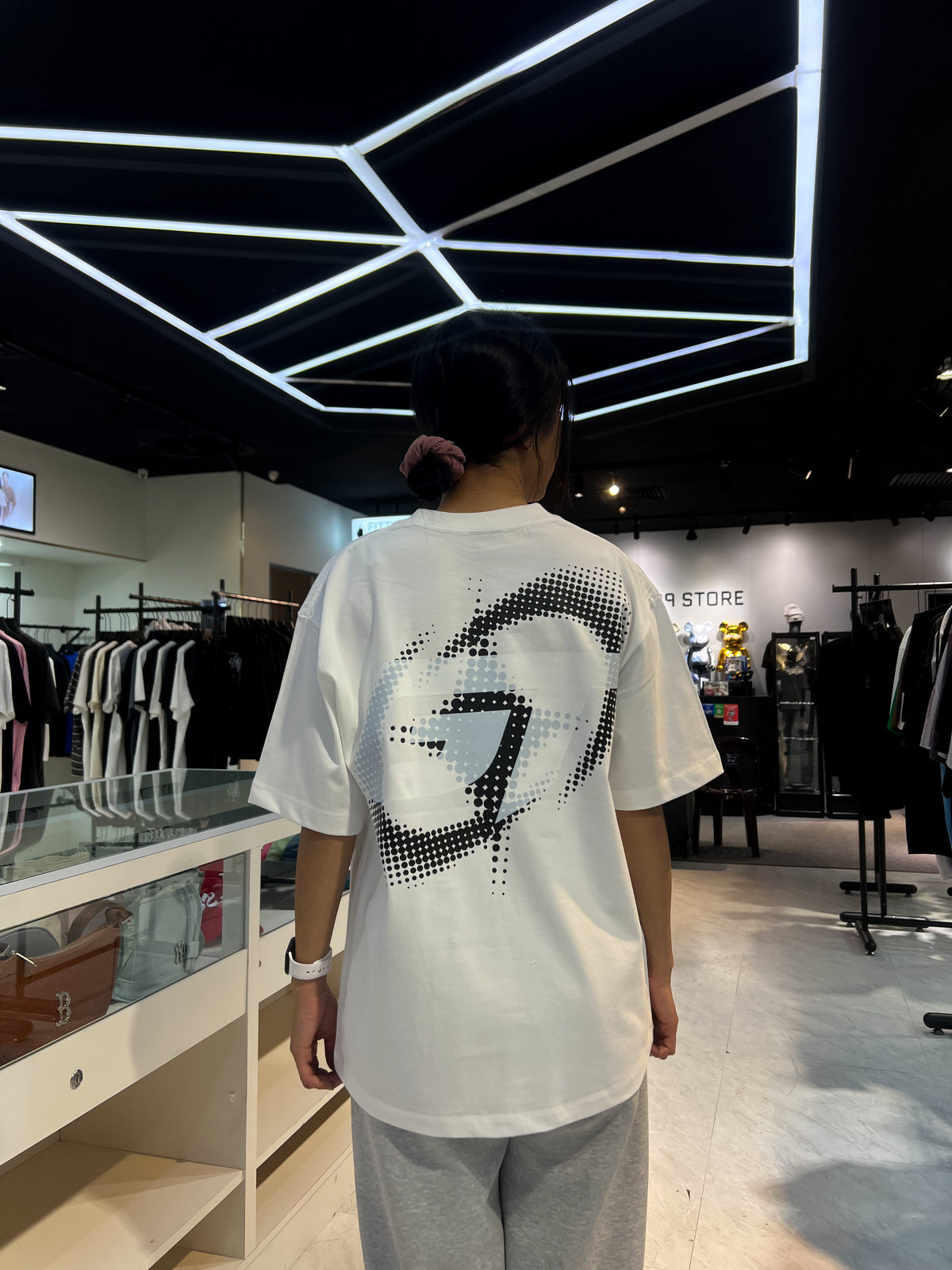 GOAT BIAR LAMBAT ASAL GOAT V3 TEE WHITE