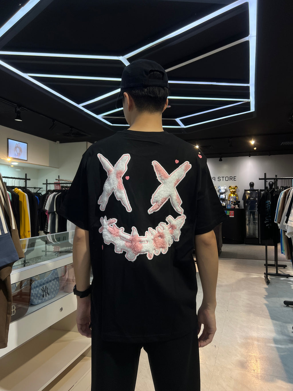 RICKYISCLOWN HEART FURRY PINK WHITE TEE BLACK