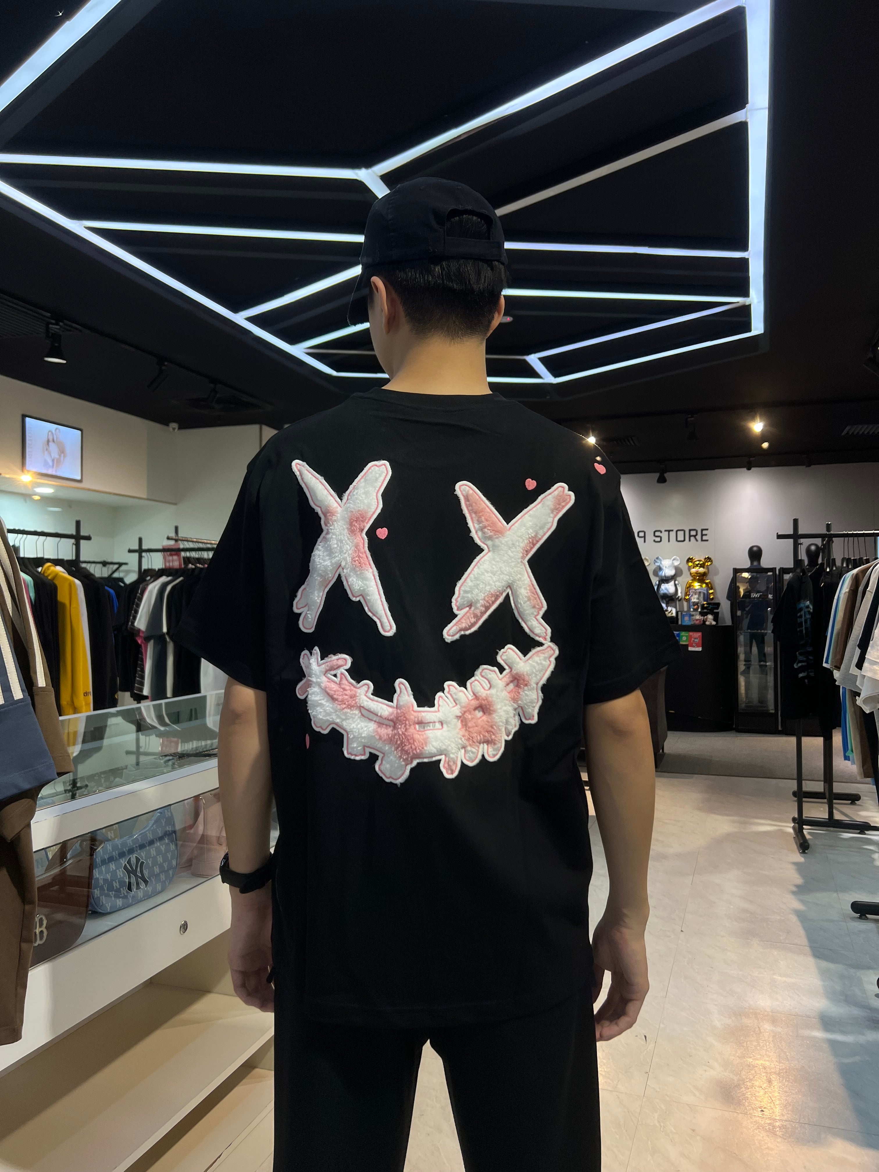 RICKYISCLOWN HEART FURRY PINK WHITE TEE BLACK