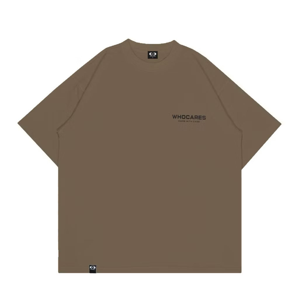 WHOCARES ESSENTIAL LOGO TEE BROWN