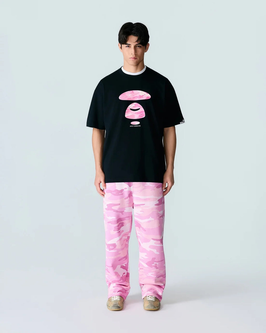 AAPEUNVS moonface graphic tee Black Pink