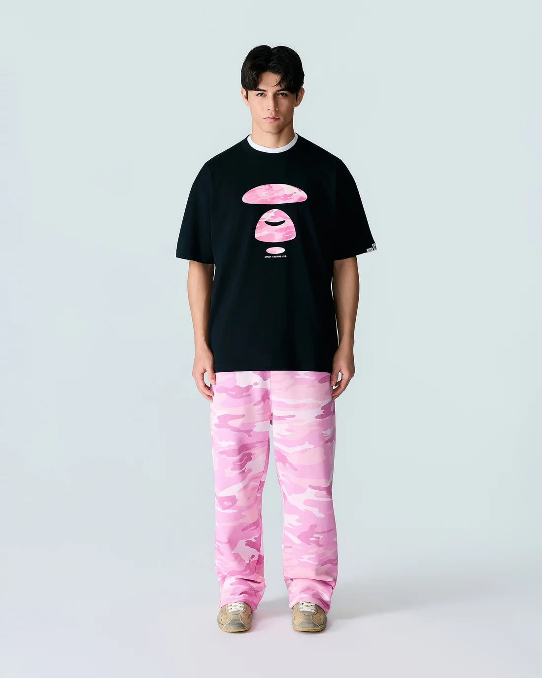 AAPEUNVS moonface graphic tee Black Pink