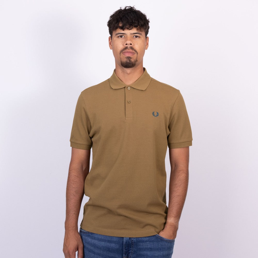 FRED PERRY (classic logo polo shirt) (brown tee, sliver logo)